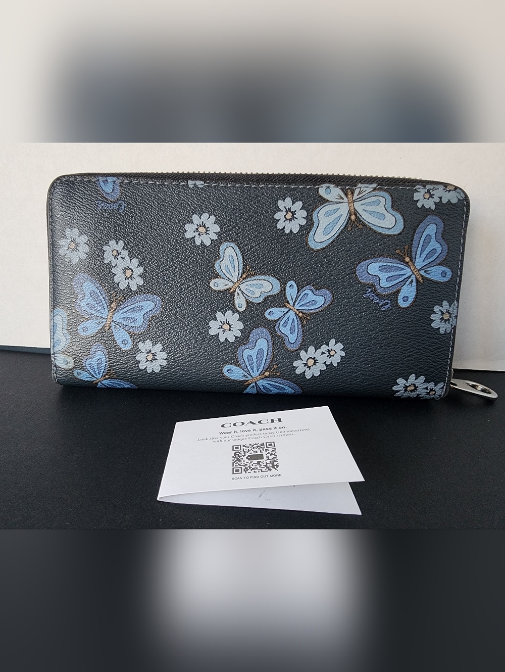 ✨️NWOT✨️ Coach Limited Edition Butterfly Floral Long Zip Wallet, 2023, $298 MSRP - Picture 2 of 7